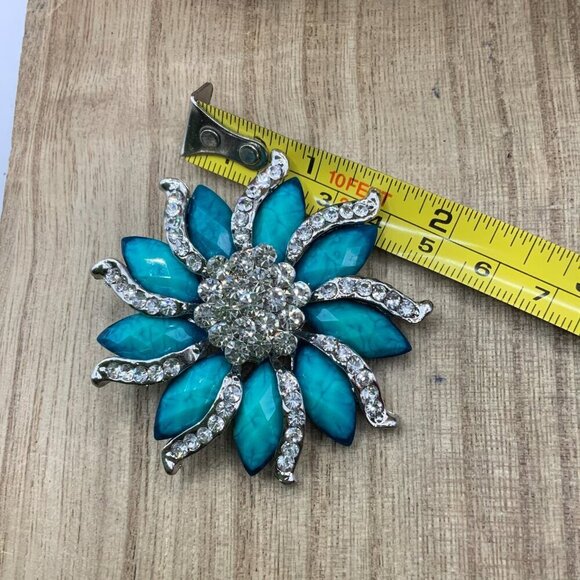Flower Burst Elegant Rhinestone Teal Blue Silver Tone Brooch Pin - Picture 7 of 8